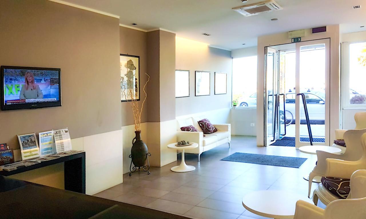 Hotel La Scaletta Lido di Ostia Eksteriør billede